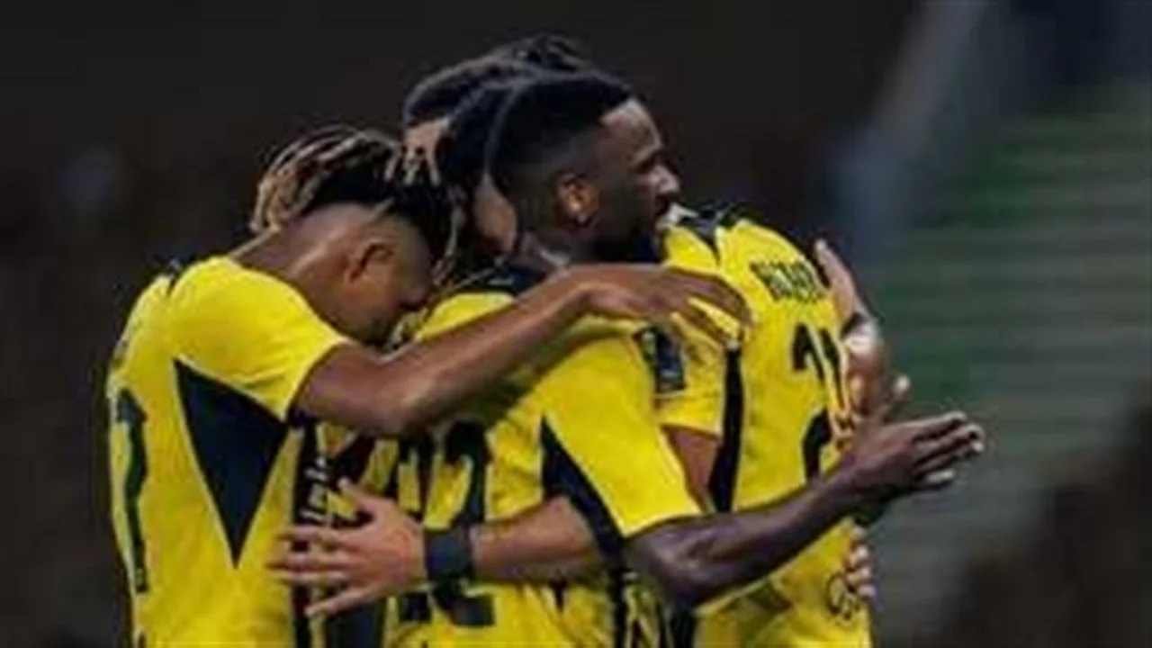 موعد المواجهة المرتقبة بين فريقي الاتحاد والخلود في دوري روشن السعودي